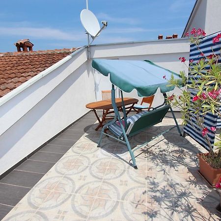 רוביני Rooms And Apartments Sally מראה חיצוני תמונה