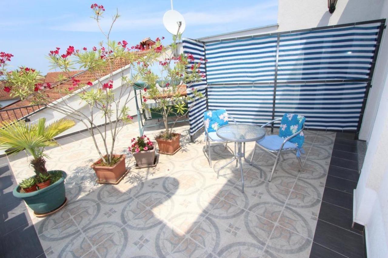 רוביני Rooms And Apartments Sally מראה חיצוני תמונה