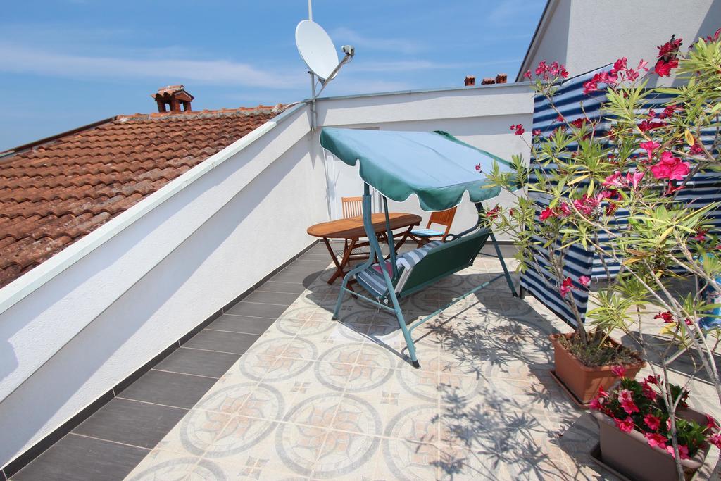 רוביני Rooms And Apartments Sally מראה חיצוני תמונה
