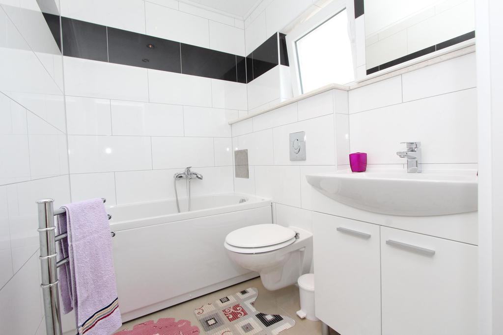 רוביני Rooms And Apartments Sally מראה חיצוני תמונה