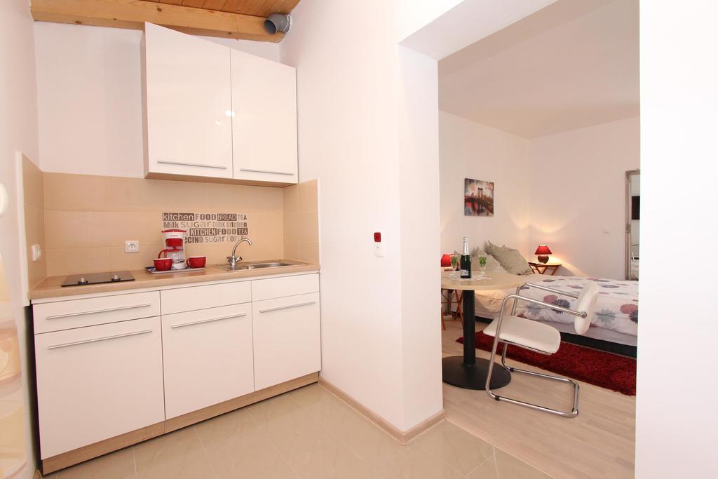רוביני Rooms And Apartments Sally מראה חיצוני תמונה