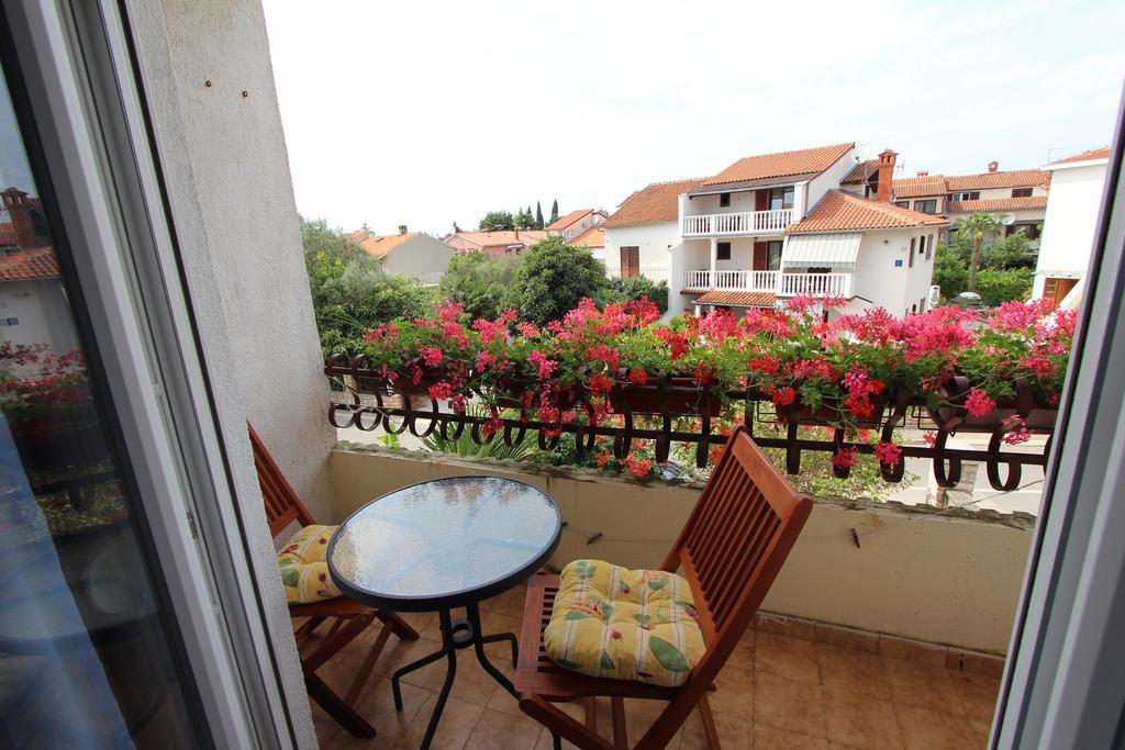 רוביני Rooms And Apartments Sally חדר תמונה