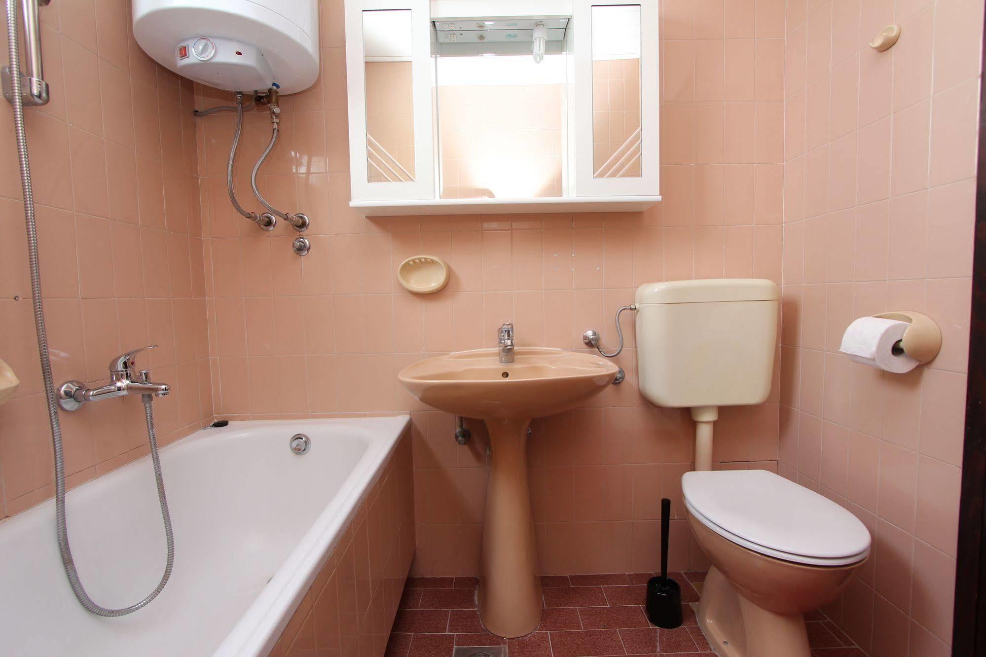 רוביני Rooms And Apartments Sally מראה חיצוני תמונה