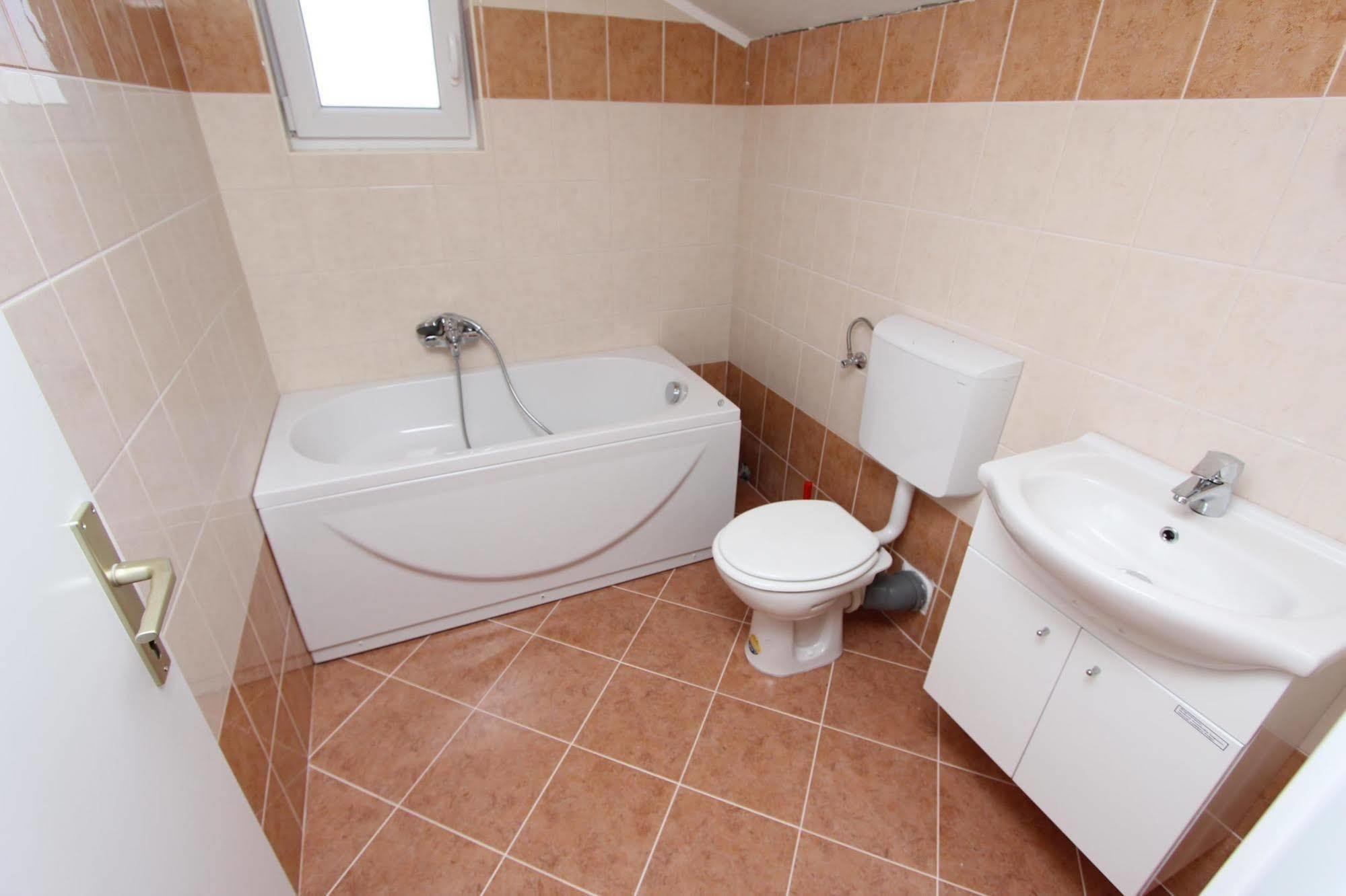 רוביני Rooms And Apartments Sally מראה חיצוני תמונה