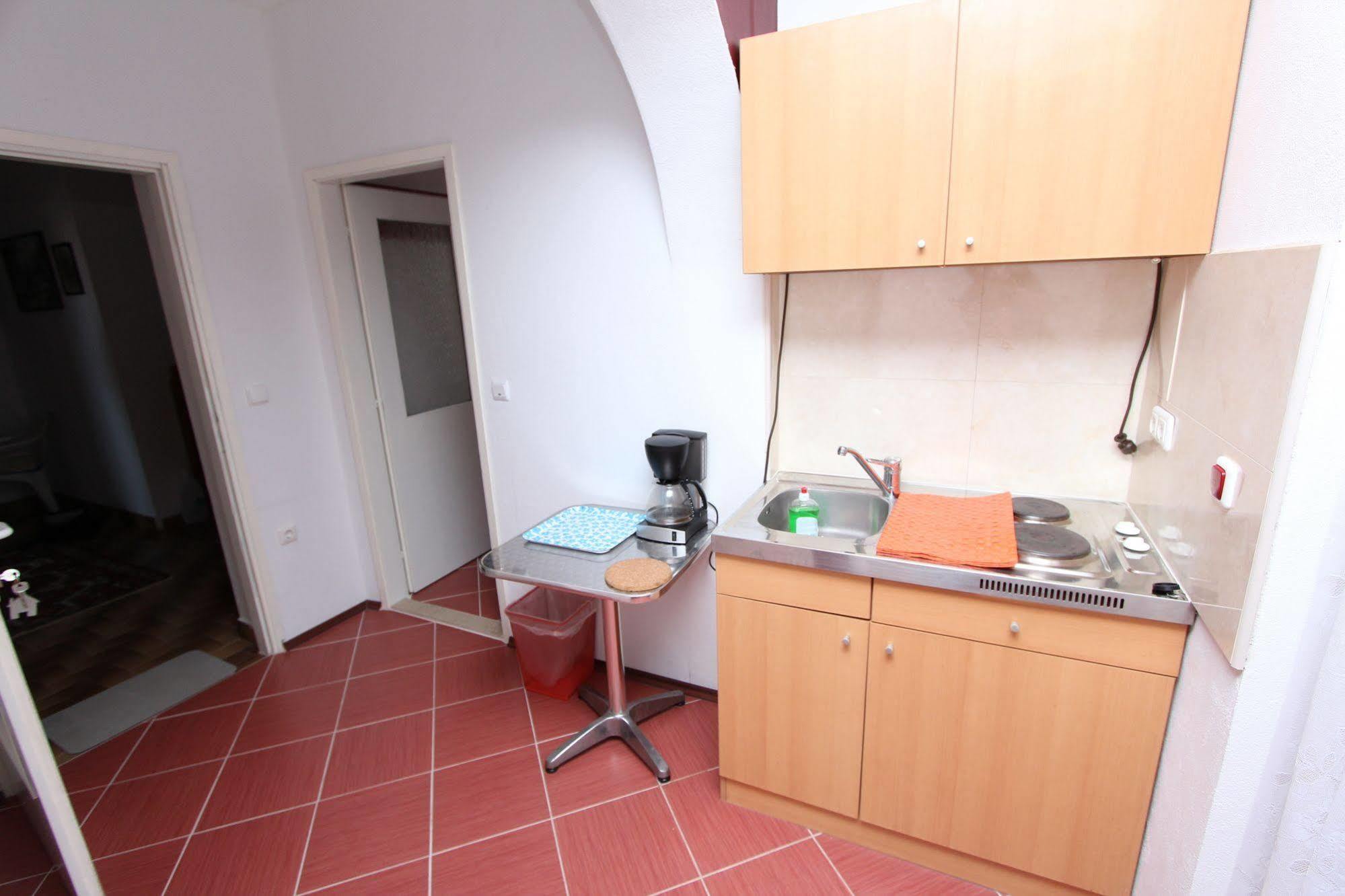 רוביני Rooms And Apartments Sally מראה חיצוני תמונה