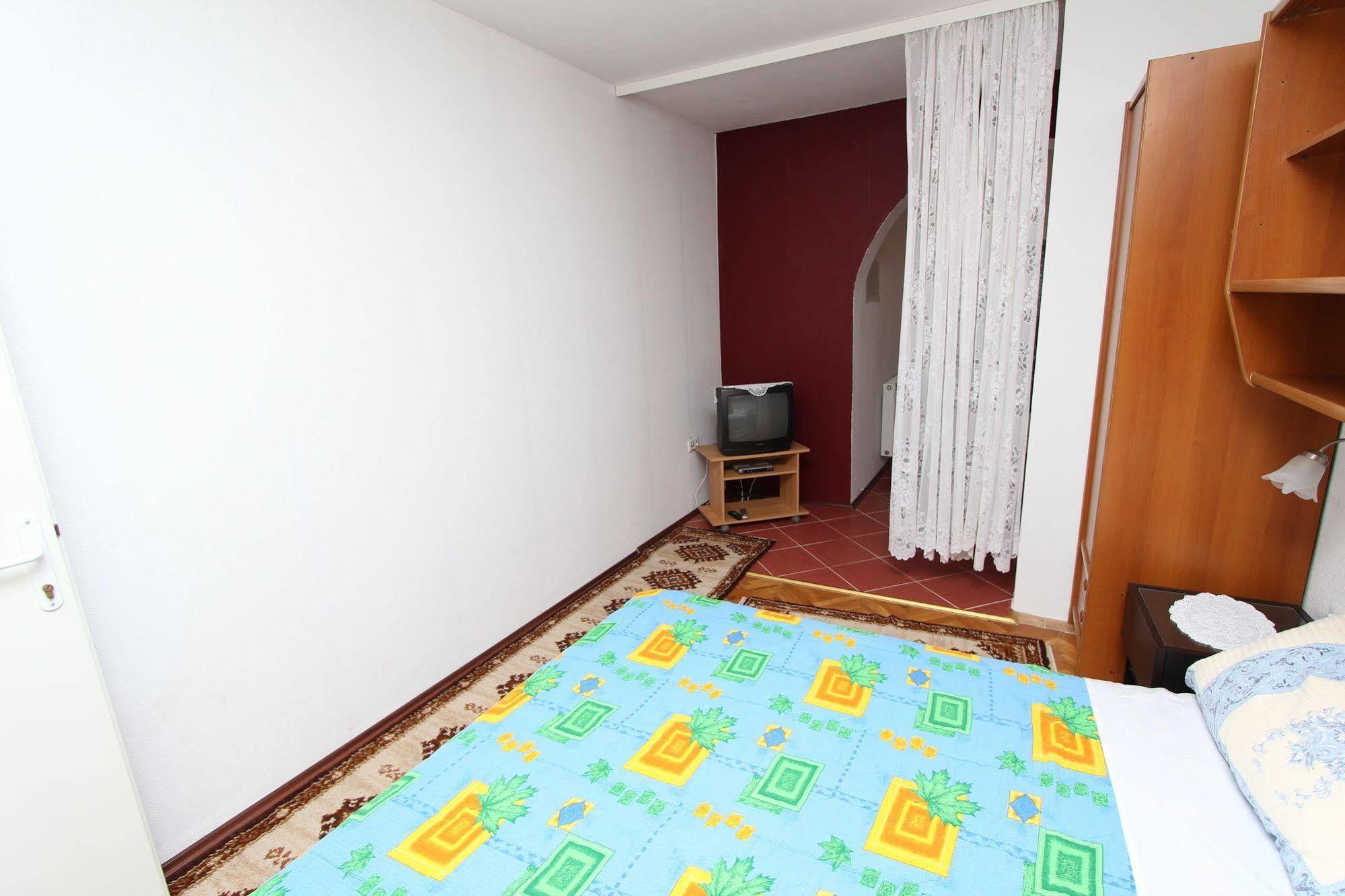 רוביני Rooms And Apartments Sally מראה חיצוני תמונה